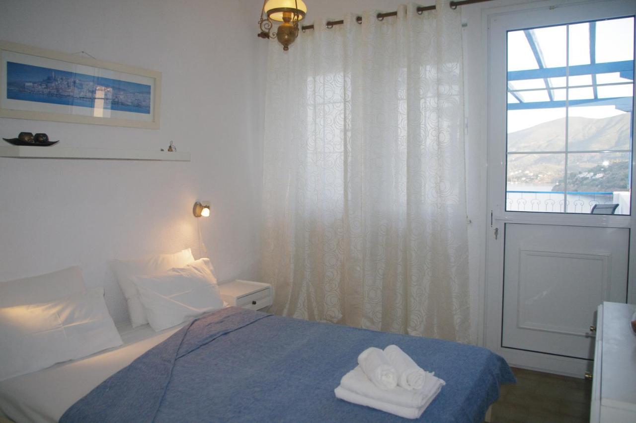 Rania Studios Poros Town Bilik gambar