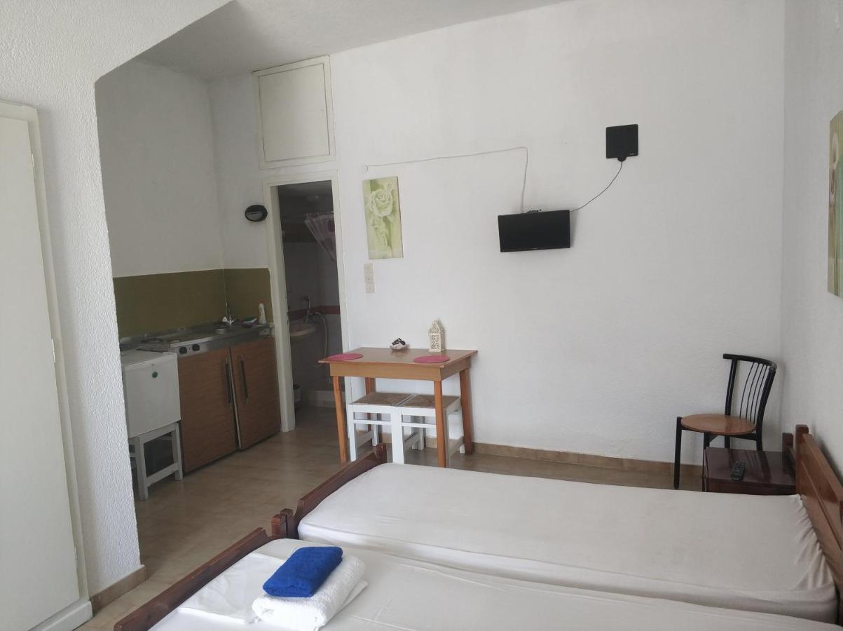 Rania Studios Poros Town Bilik gambar