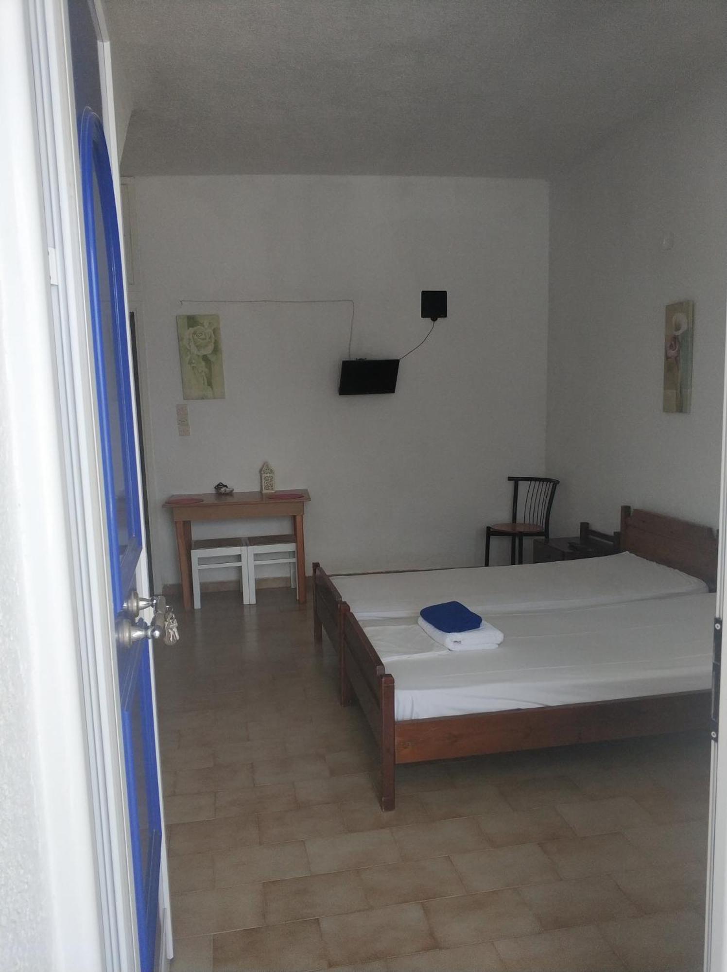 Rania Studios Poros Town Luaran gambar